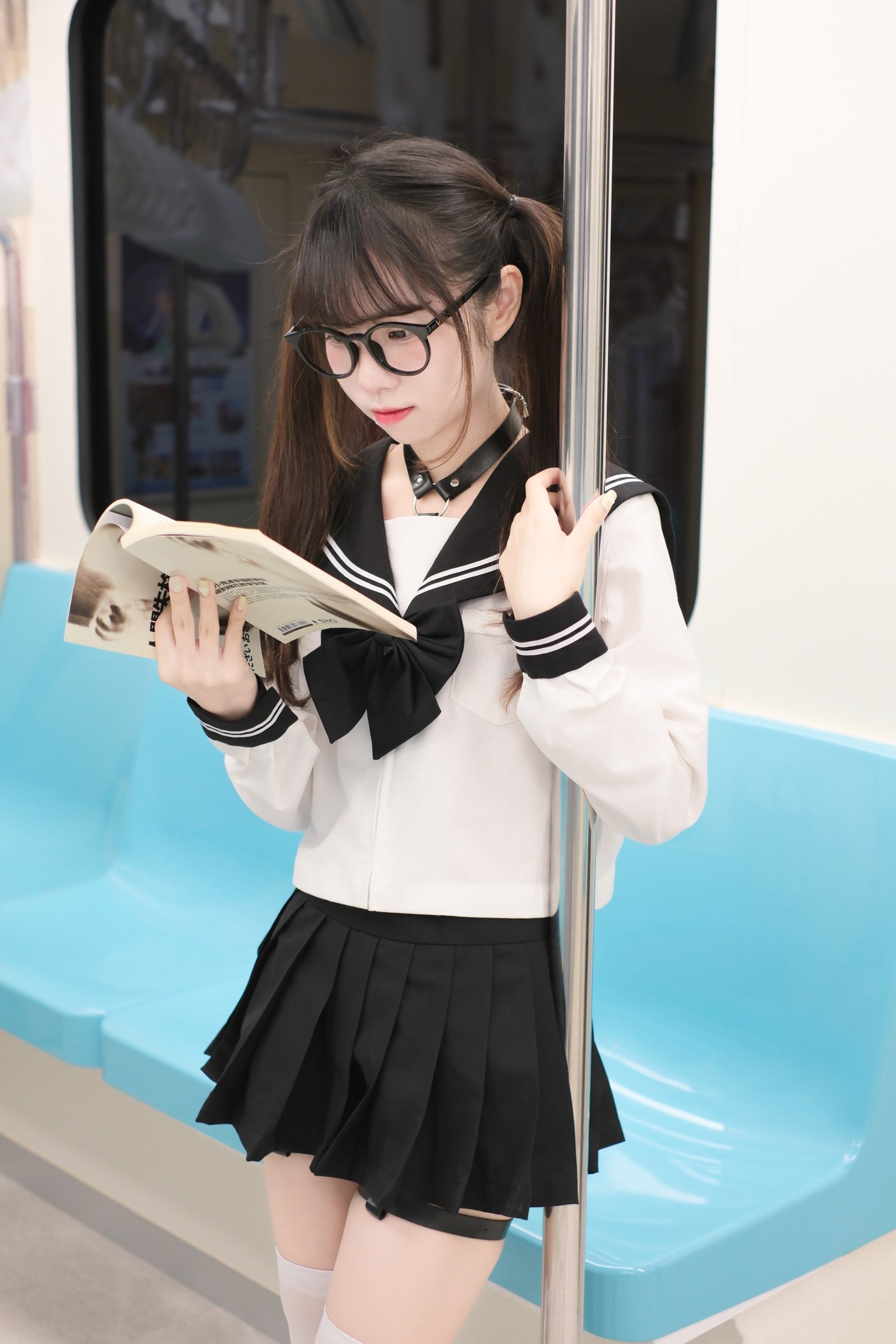 图片[1]-可可小白兔 – NO.011 電車上の女高中生[70P]-XikXak